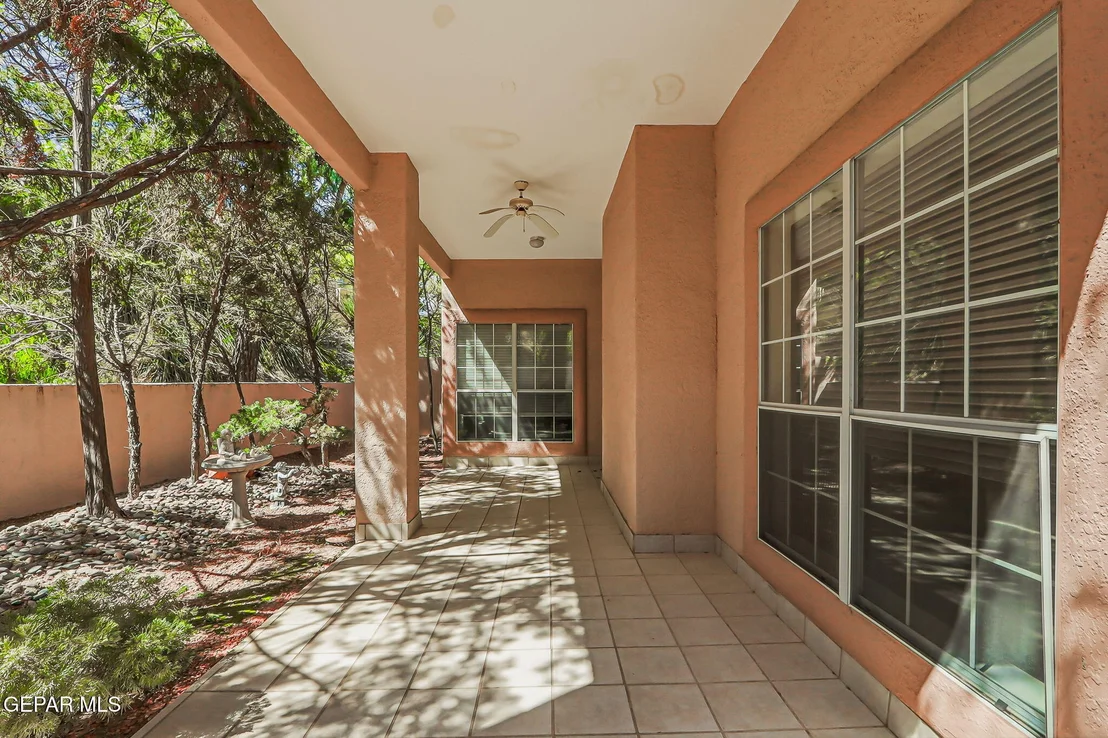 Photo of 1038 LOS JARDINES Circle