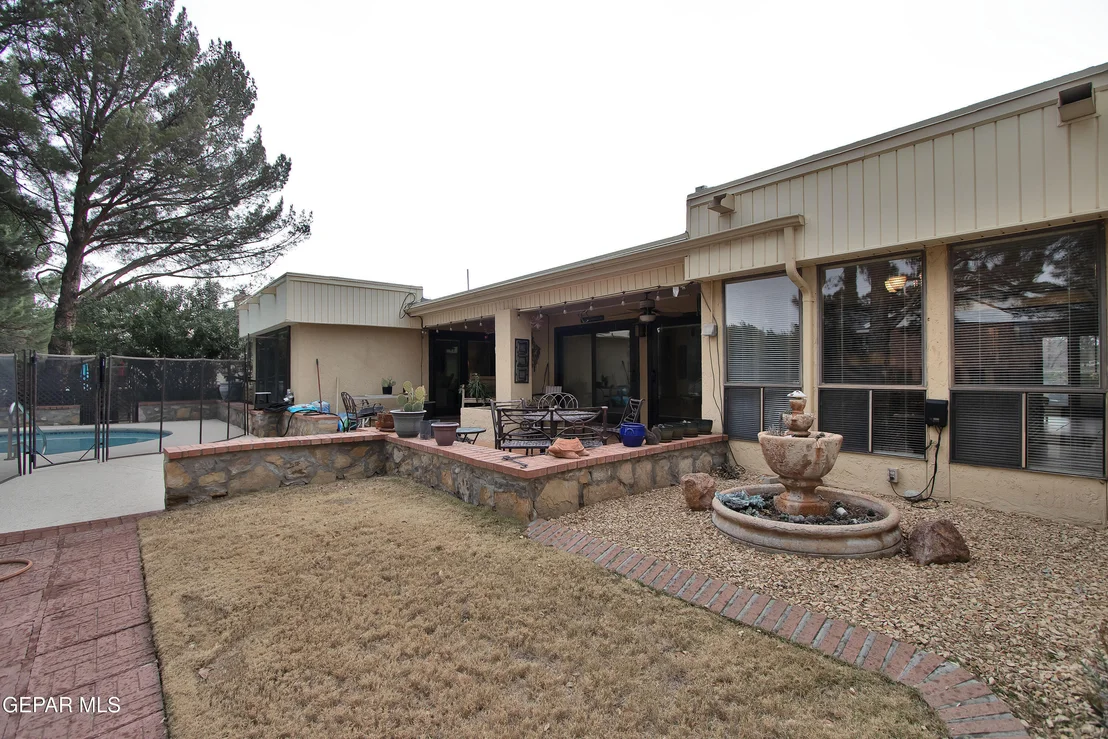 Photo of 308 Stotts Avenue