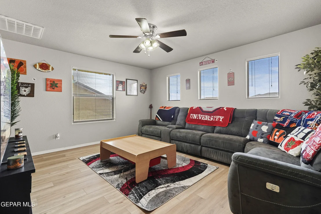 Photo of 14648 MEADOW LAWN