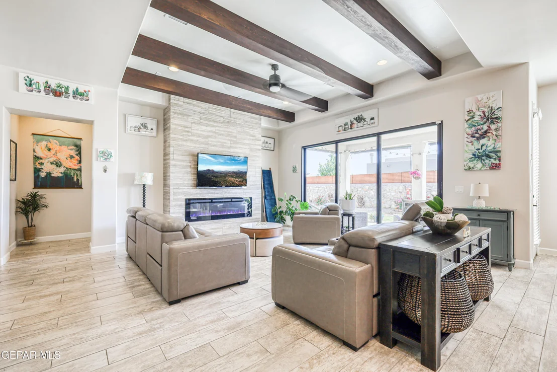 Photo of 5892 VALLE SONAR Avenue