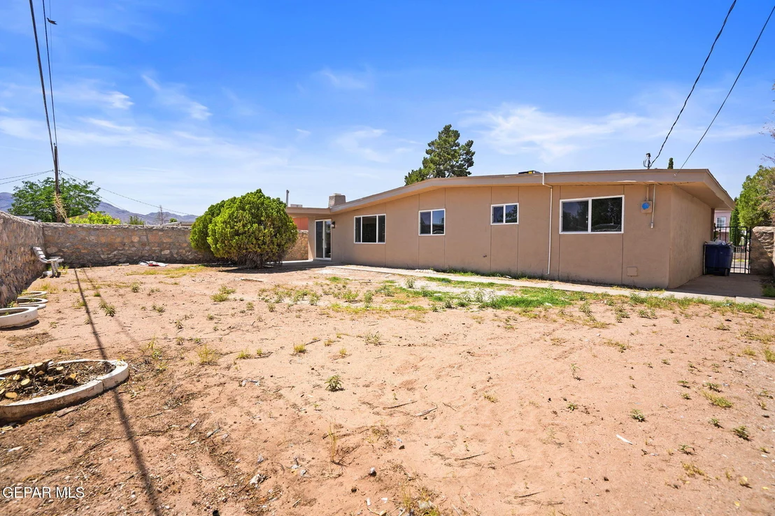 Photo of 6034 NAPLES Street