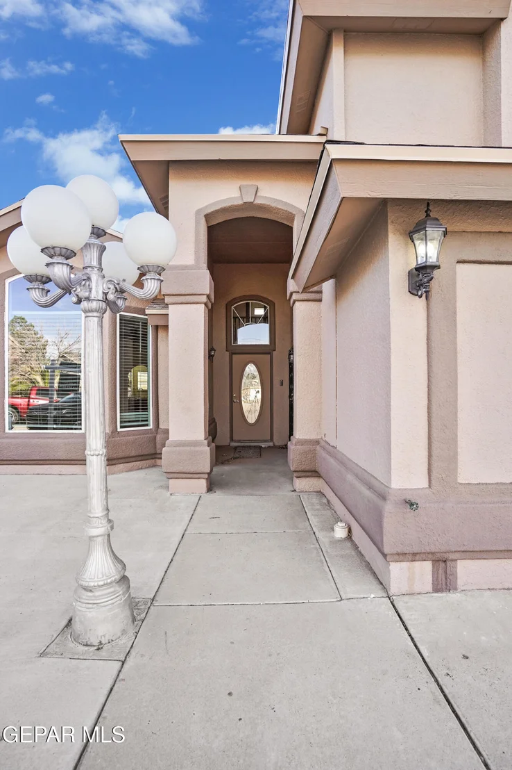 Photo of 3085 KINGS CROWN Place