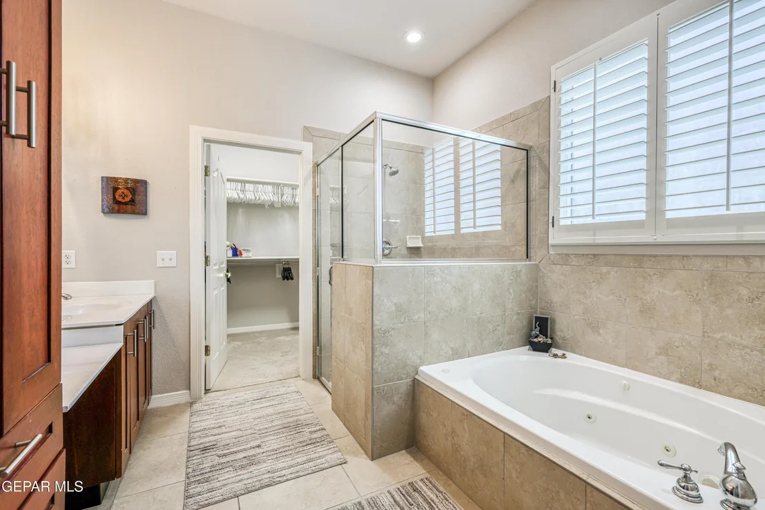 Photo of 7713 OAK LANDING Drive