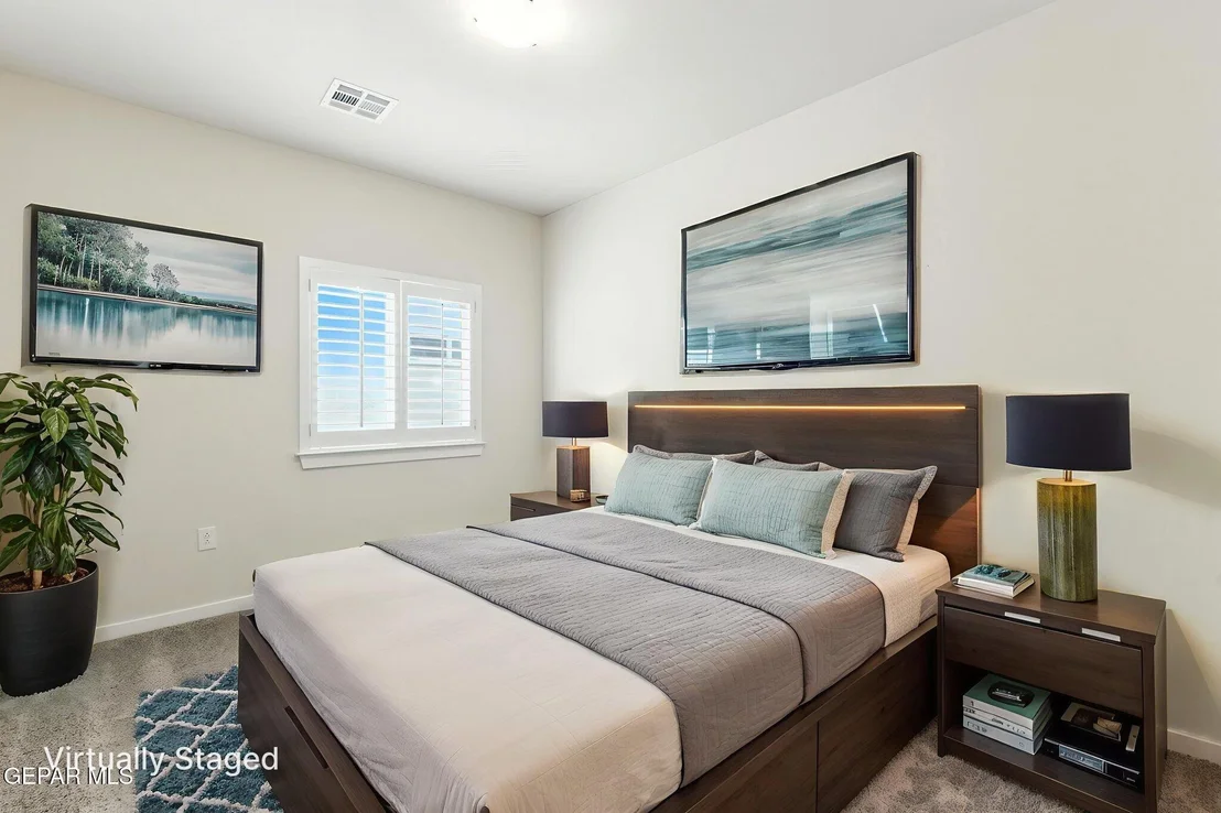 Photo of 952 Sandhurst Place