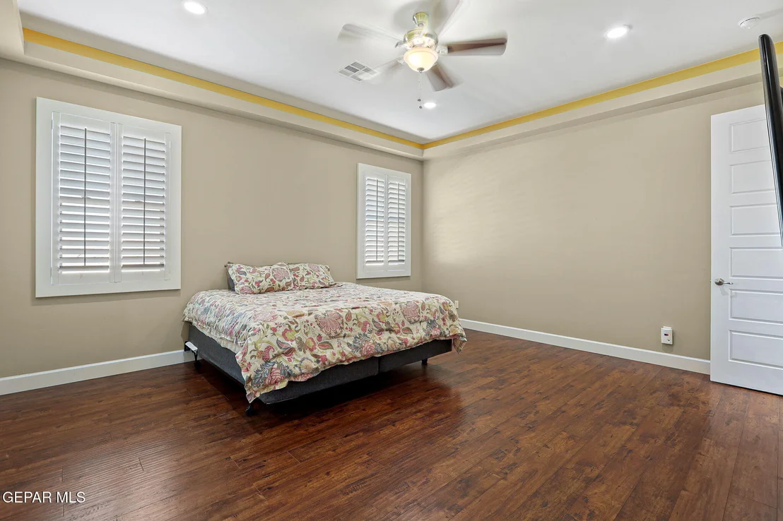 Photo of 917 Clapham Street