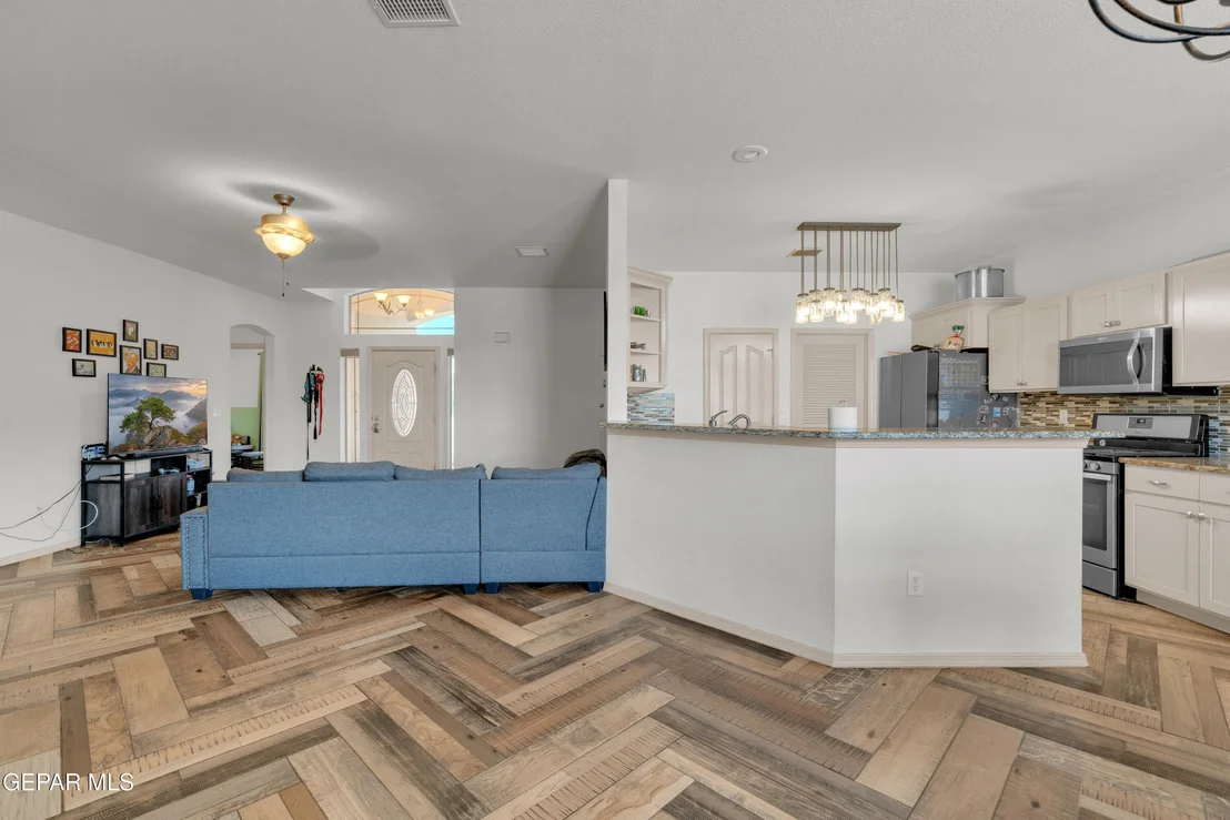 Photo of 11328 ROBERT LENNOX Drive
