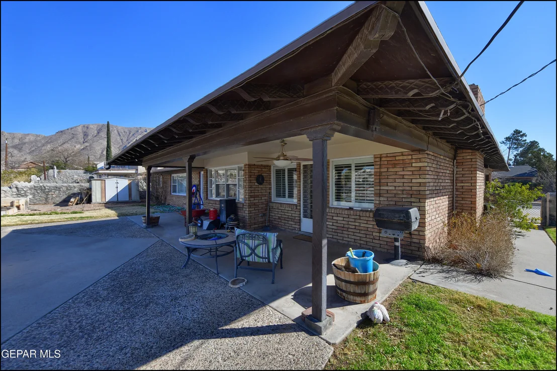 Photo of 411 CROWN POINT Drive