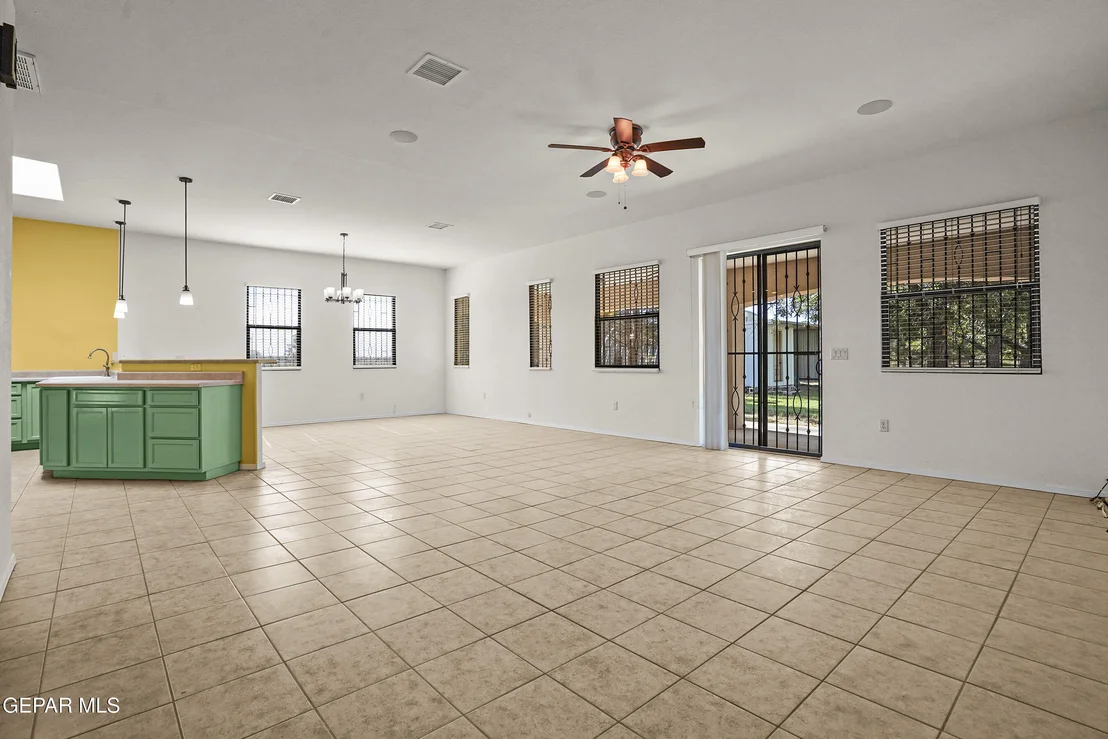 Photo of 300 RUFFIAN Way