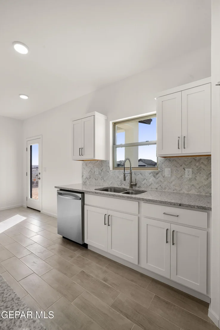 Photo of 13841 Summer Wave Avenue