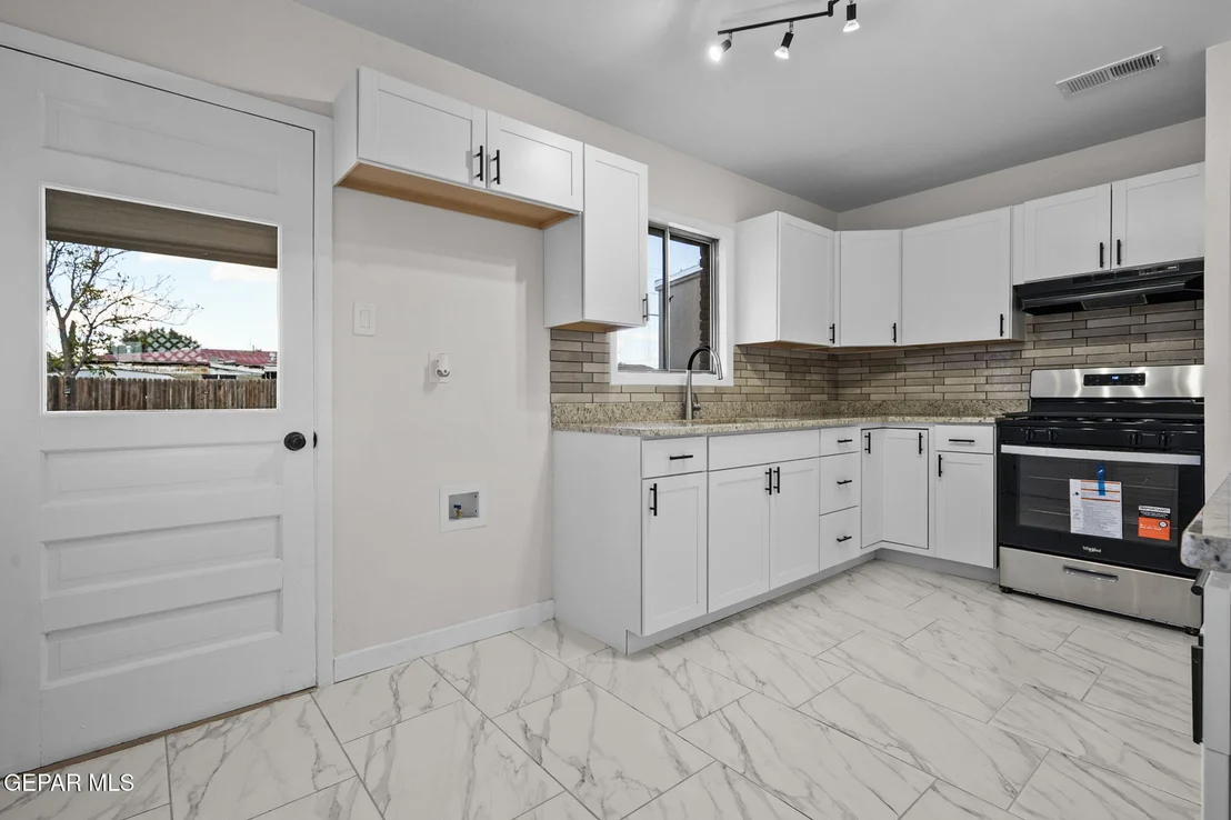 Photo of 4947 AIKEN Lane