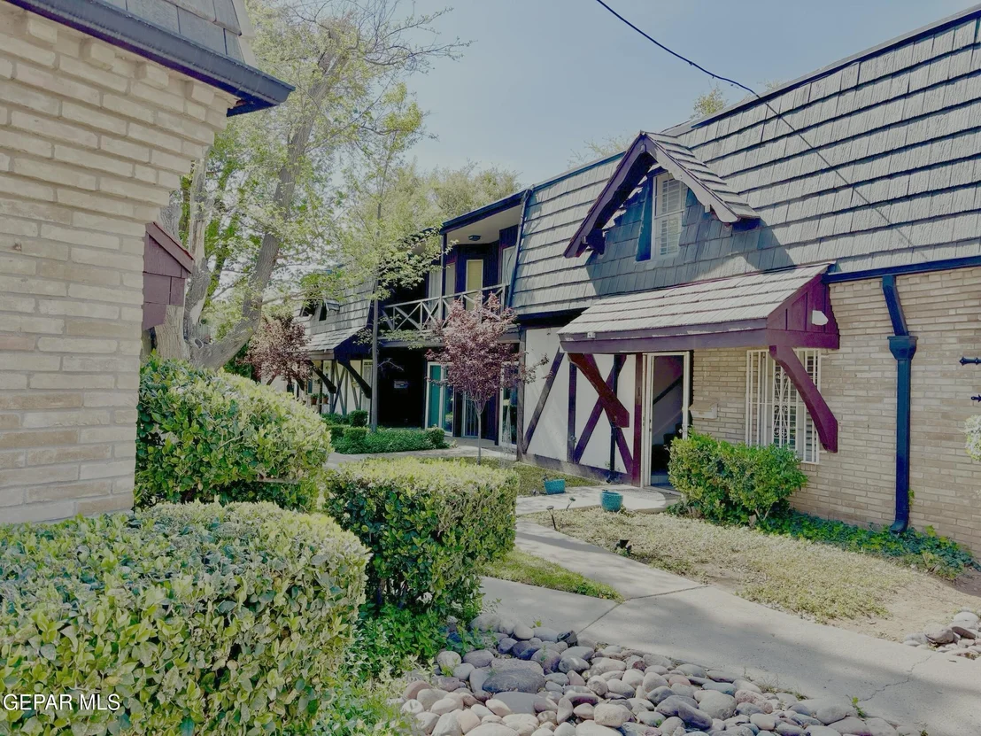 Photo of Unit 1 at 350 THUNDERBIRD Drive