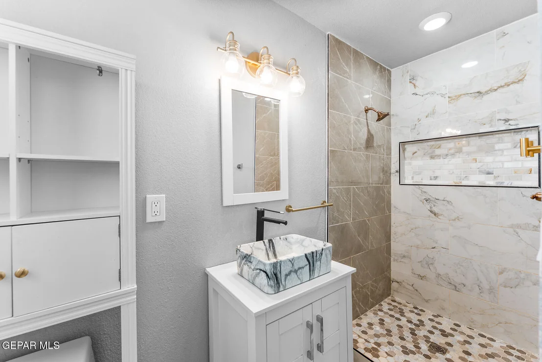Photo of 814 GALLOWAY Drive