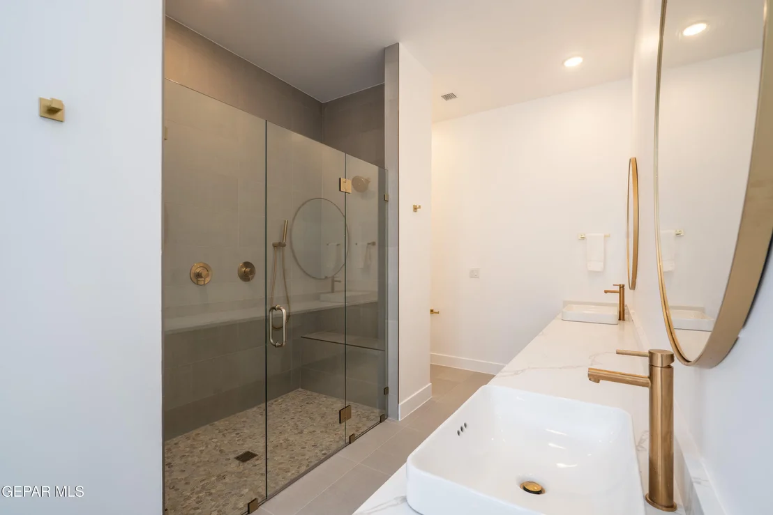 Photo of 653 BIR Circle