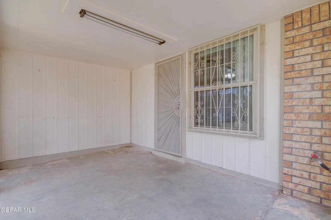 Photo of 5649 LONGVIEW Circle