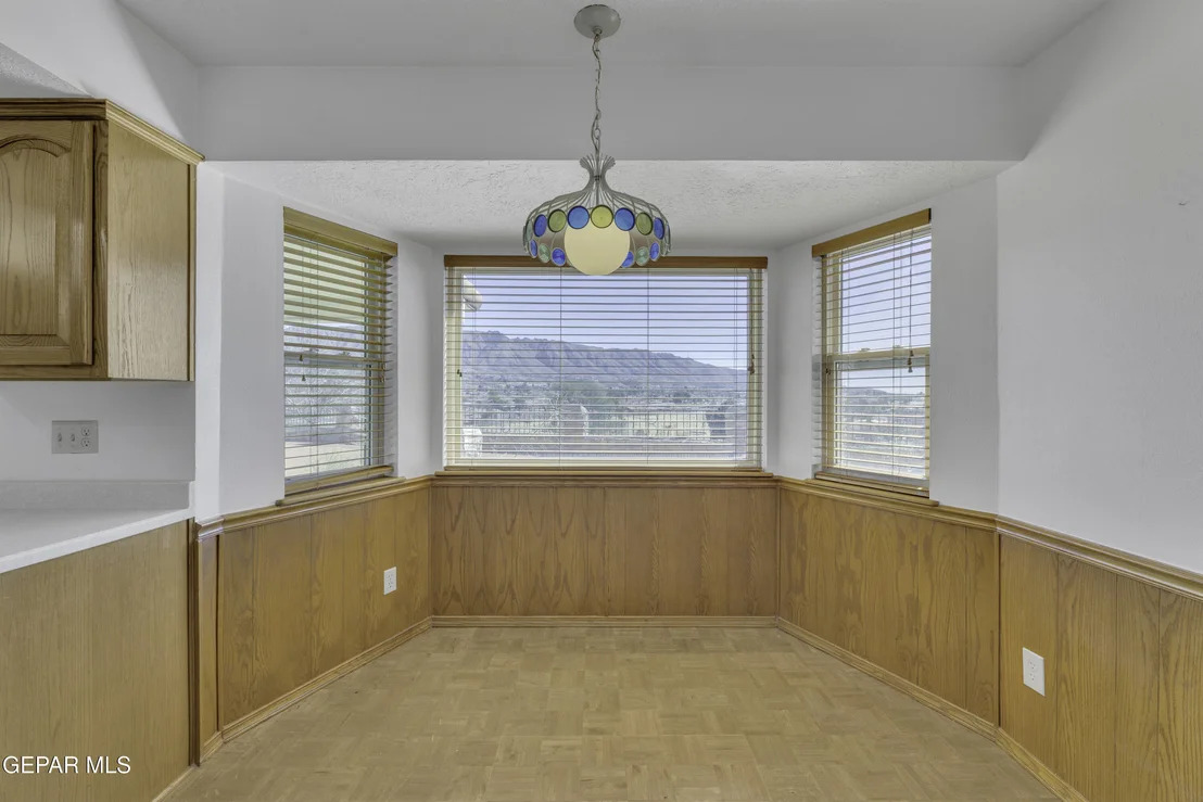 Photo of 612 SOMERSET Drive