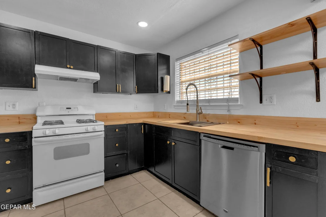 Photo of 10401 Aphrodite Drive