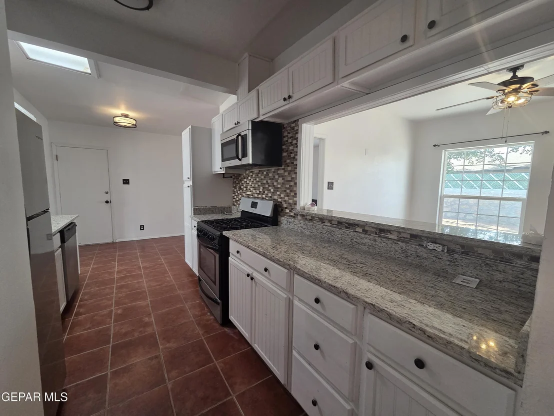 Photo of 5121 JULIANDRA Avenue
