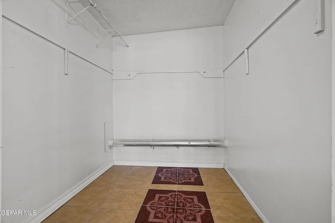 Photo of 4721 MAUREEN Circle