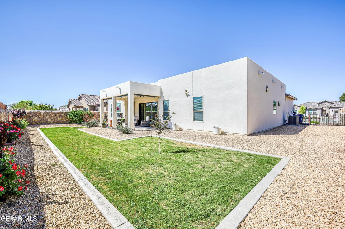 Photo of 5892 VALLE SONAR Avenue