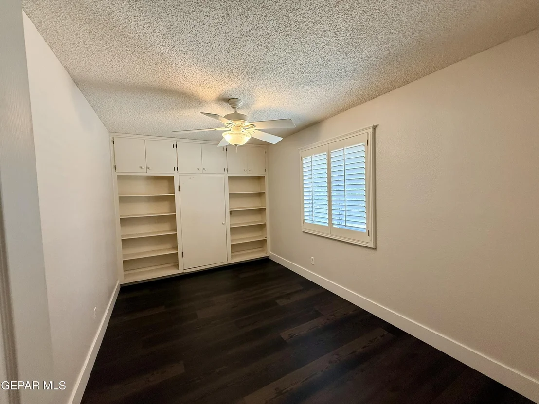 Photo of 707 W SUNSET Road