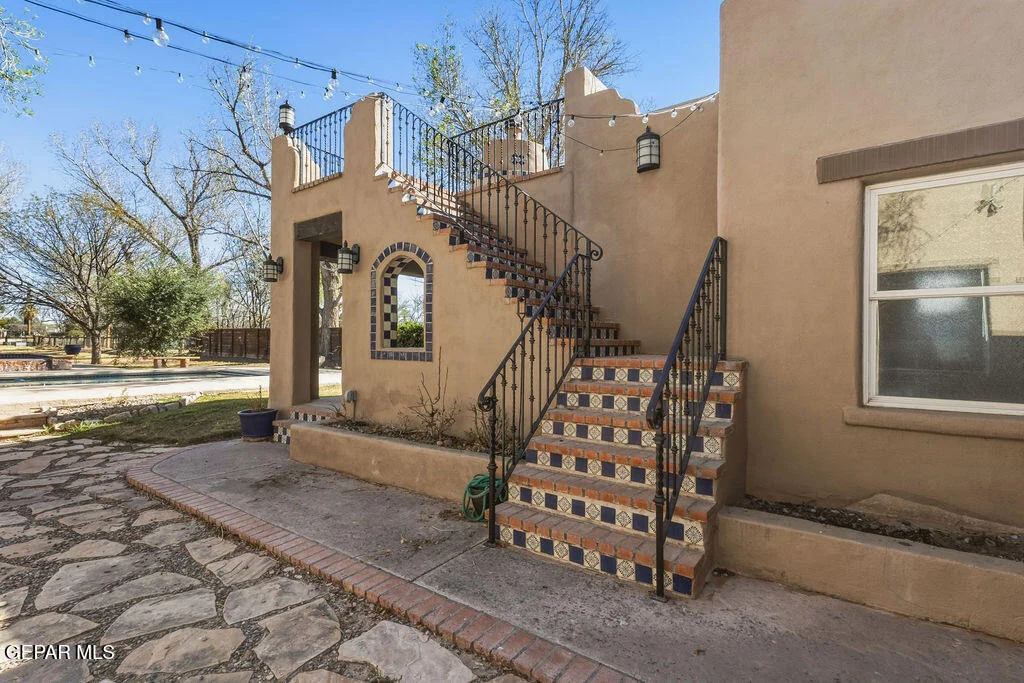 Photo of 300 ROSEMONT Drive