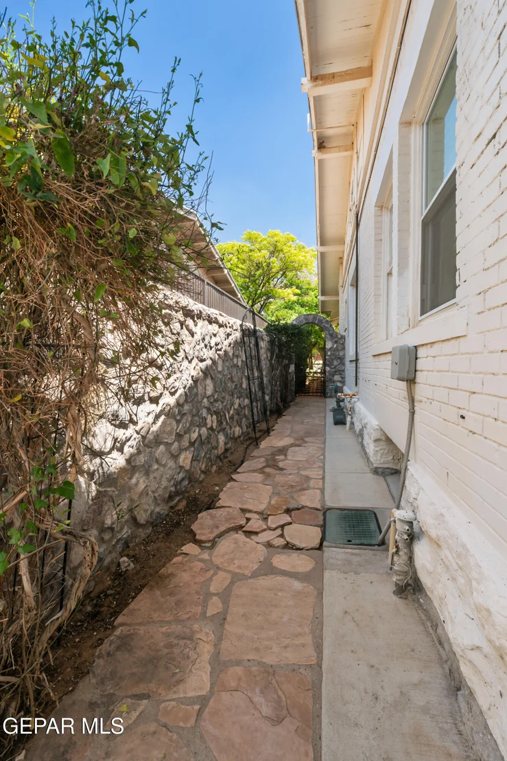 Photo of 1013 PARK Road