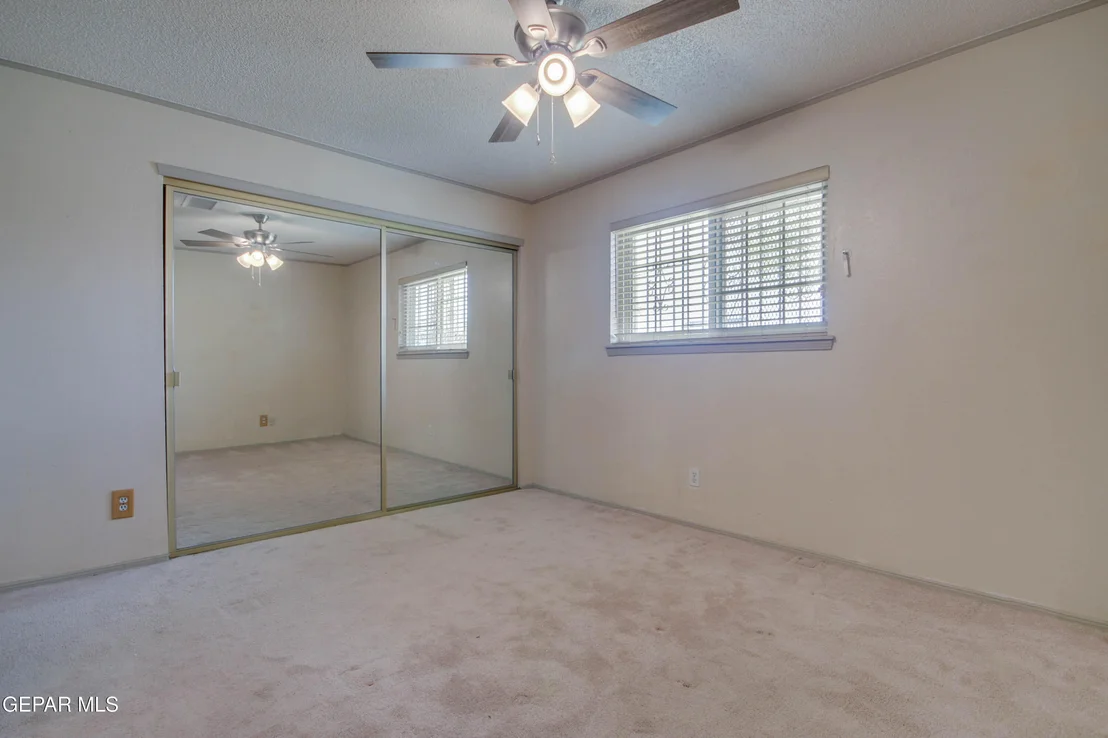 Photo of 5649 LONGVIEW Circle