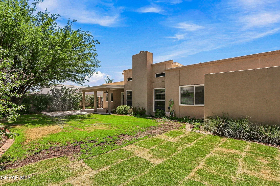 Photo of 744 EL PARQUE Drive