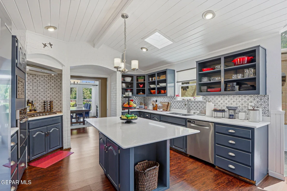 Photo of 716 Willow Glen Drive