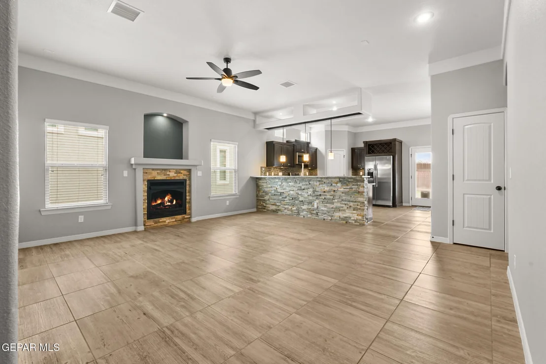 Photo of 654 DARLINGTON Drive