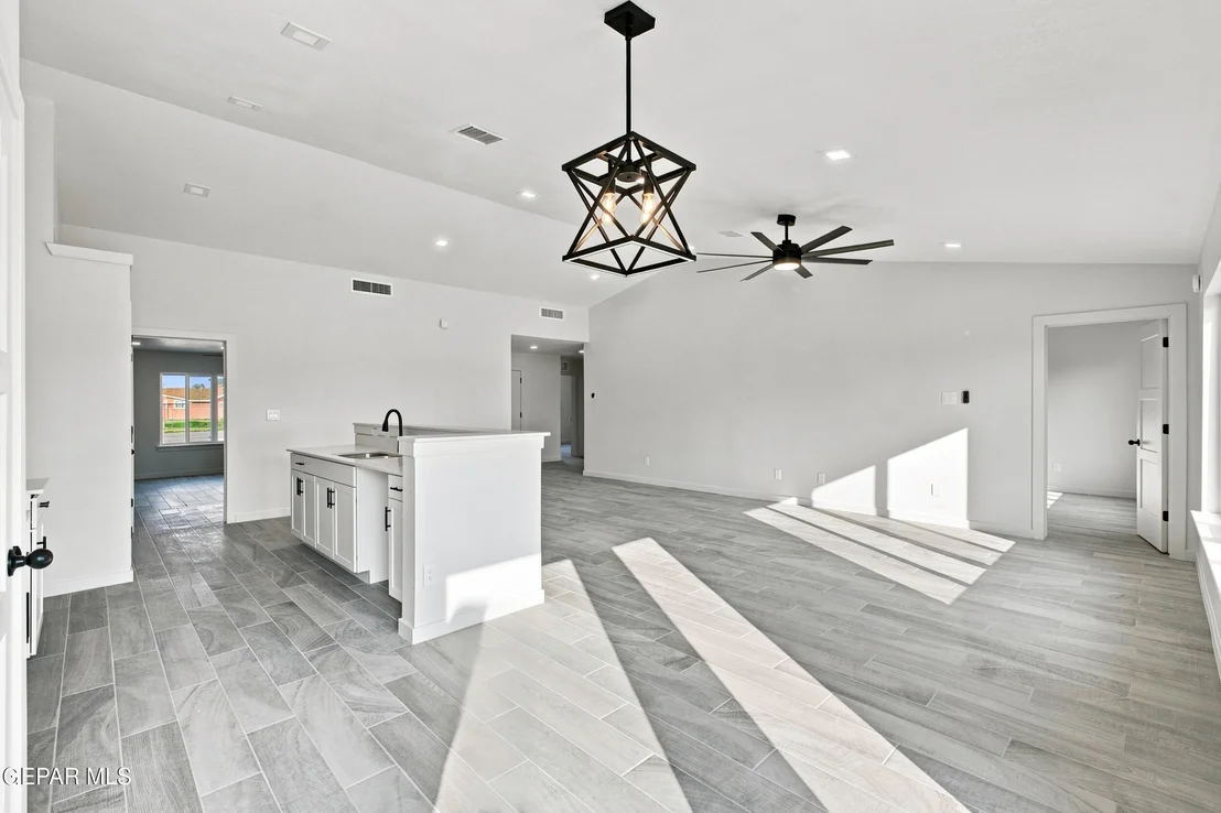 Photo of 11571 Riverside Road