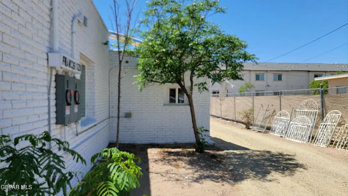 Photo of 231 FRANCIS Street