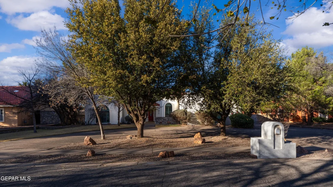 Photo of 721 WILLOW GLEN Drive