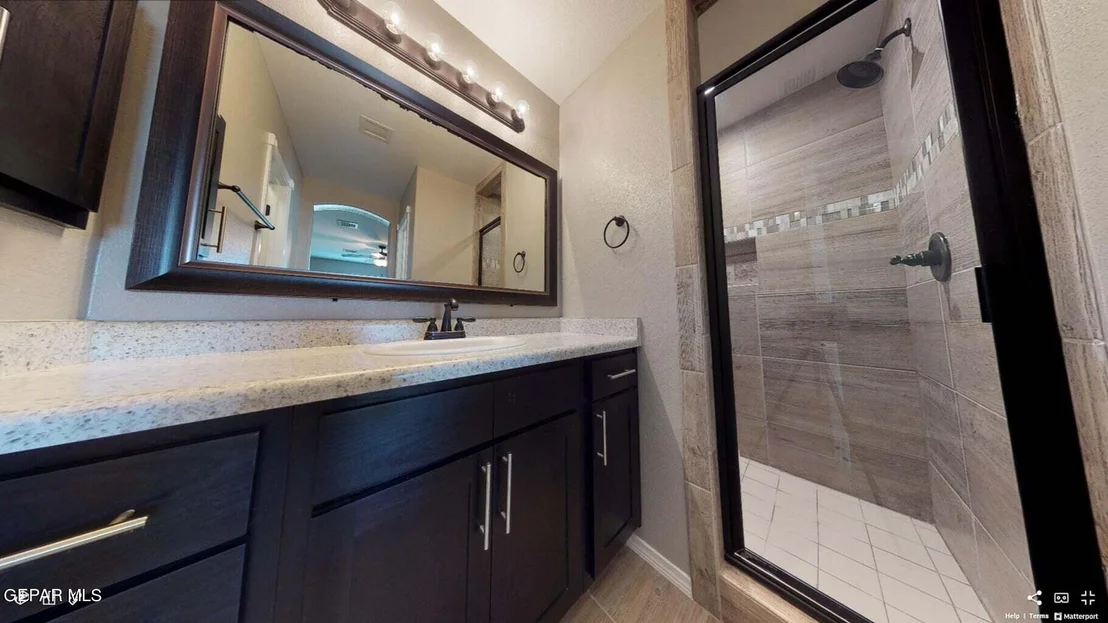 Photo of 924 Sandhurst Place