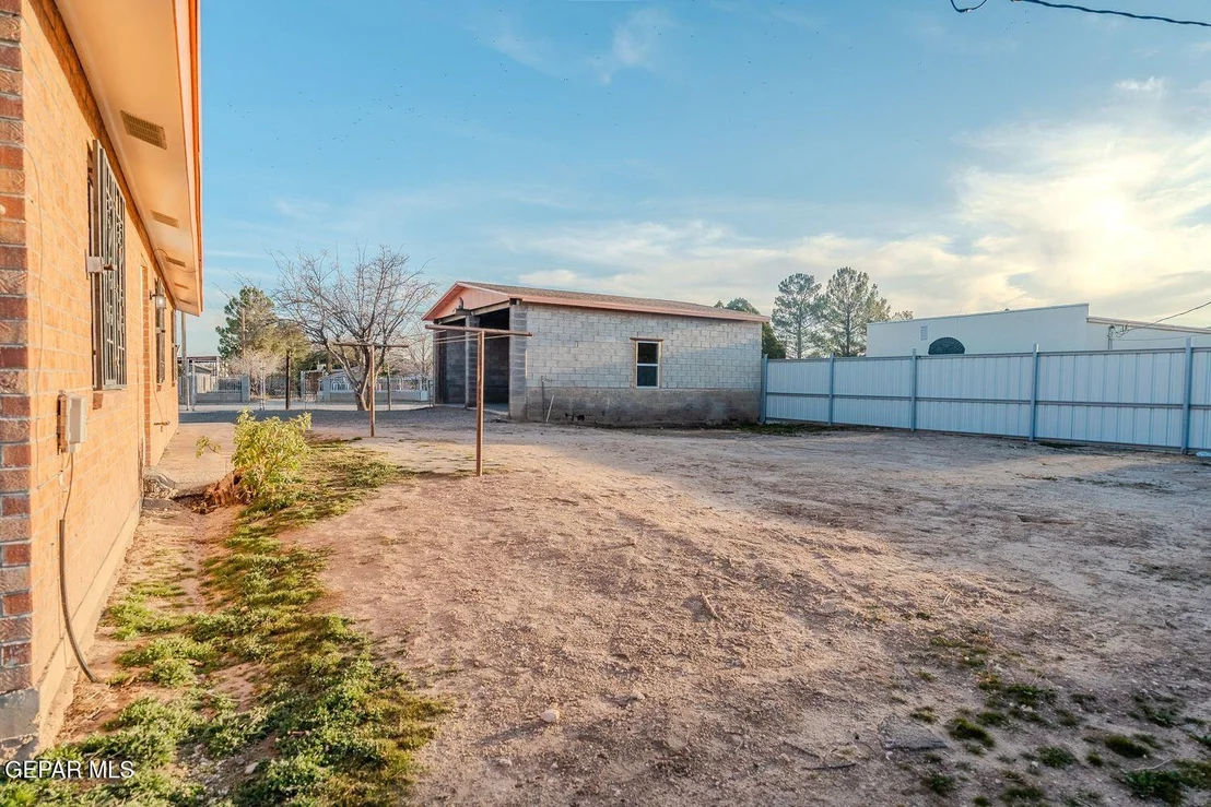 Photo of 11640 Peters Road
