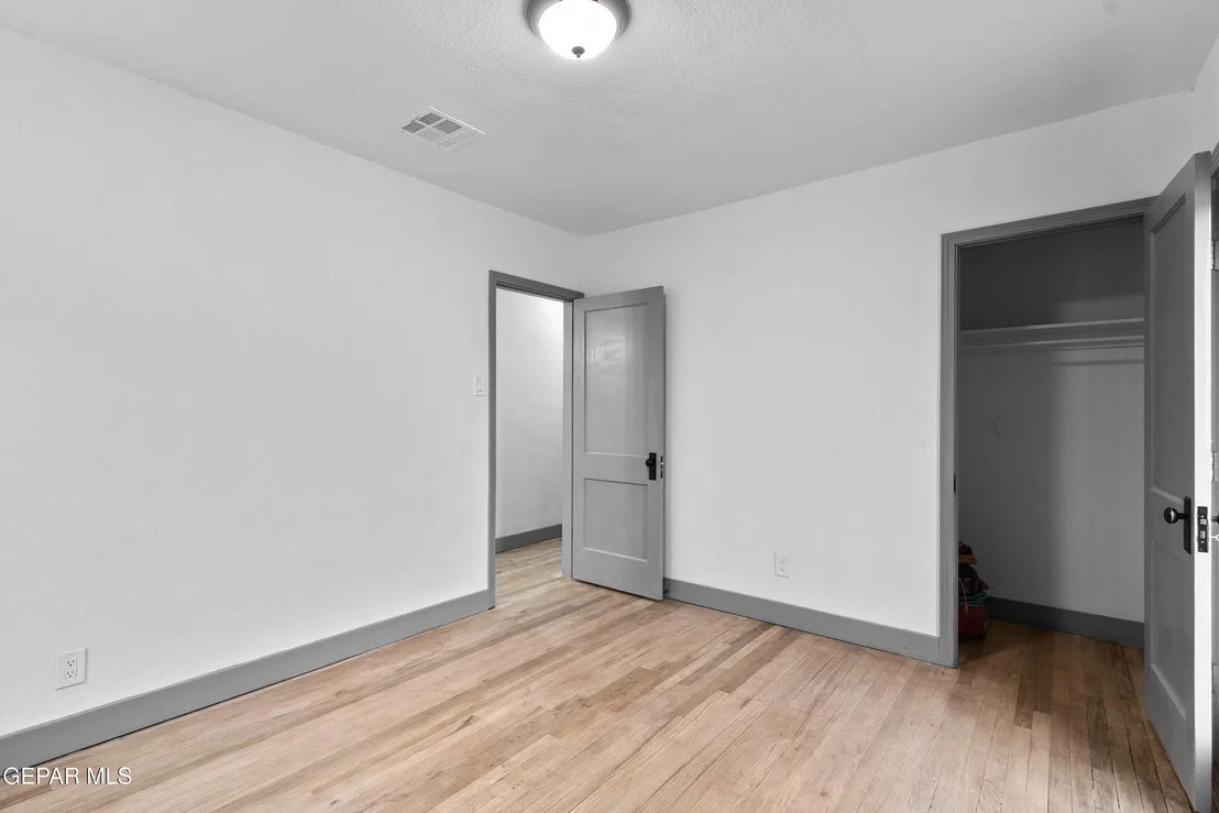 Photo of 3719 Jackson ave Avenue
