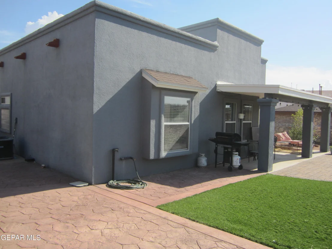 Photo of 7605 Dianjou Drive