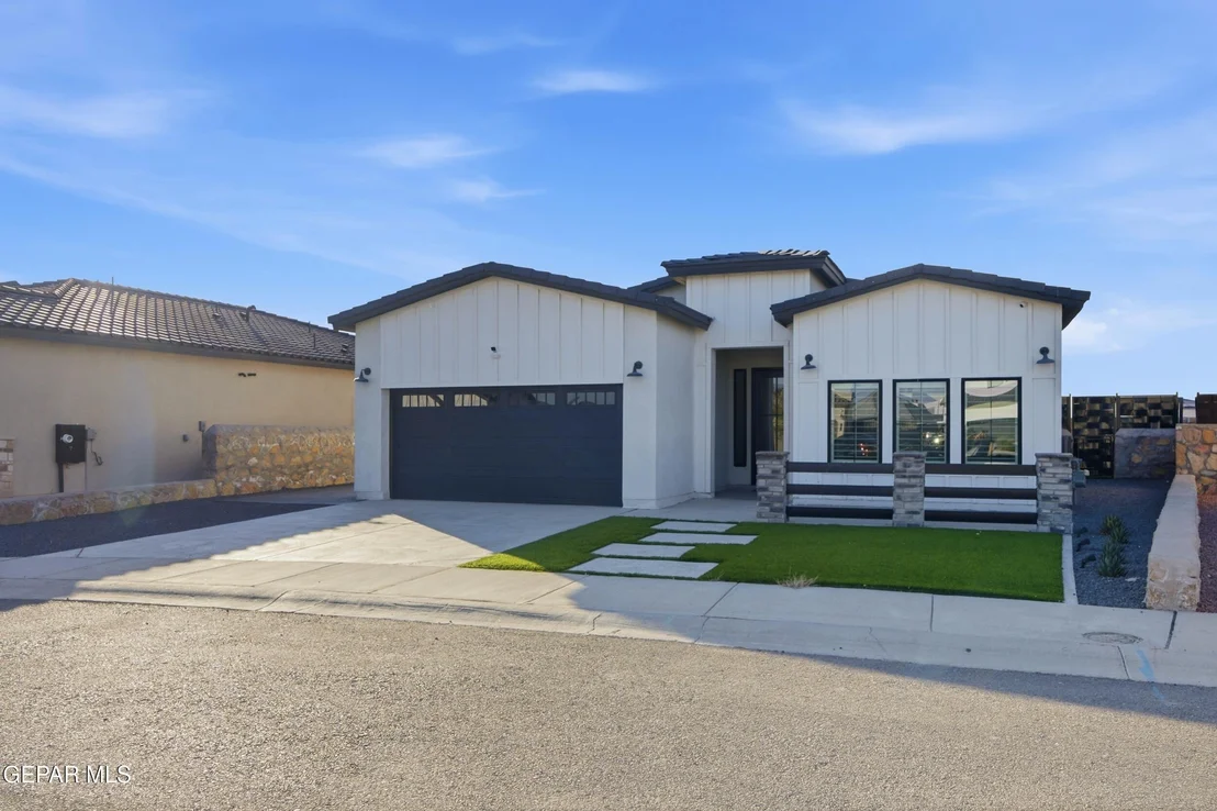 Photo of 889 Kirkby Way