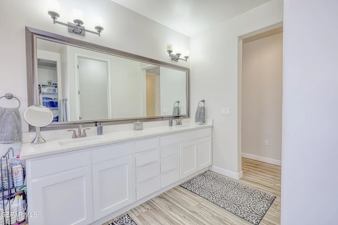 Photo of 484 BINGLEY Place