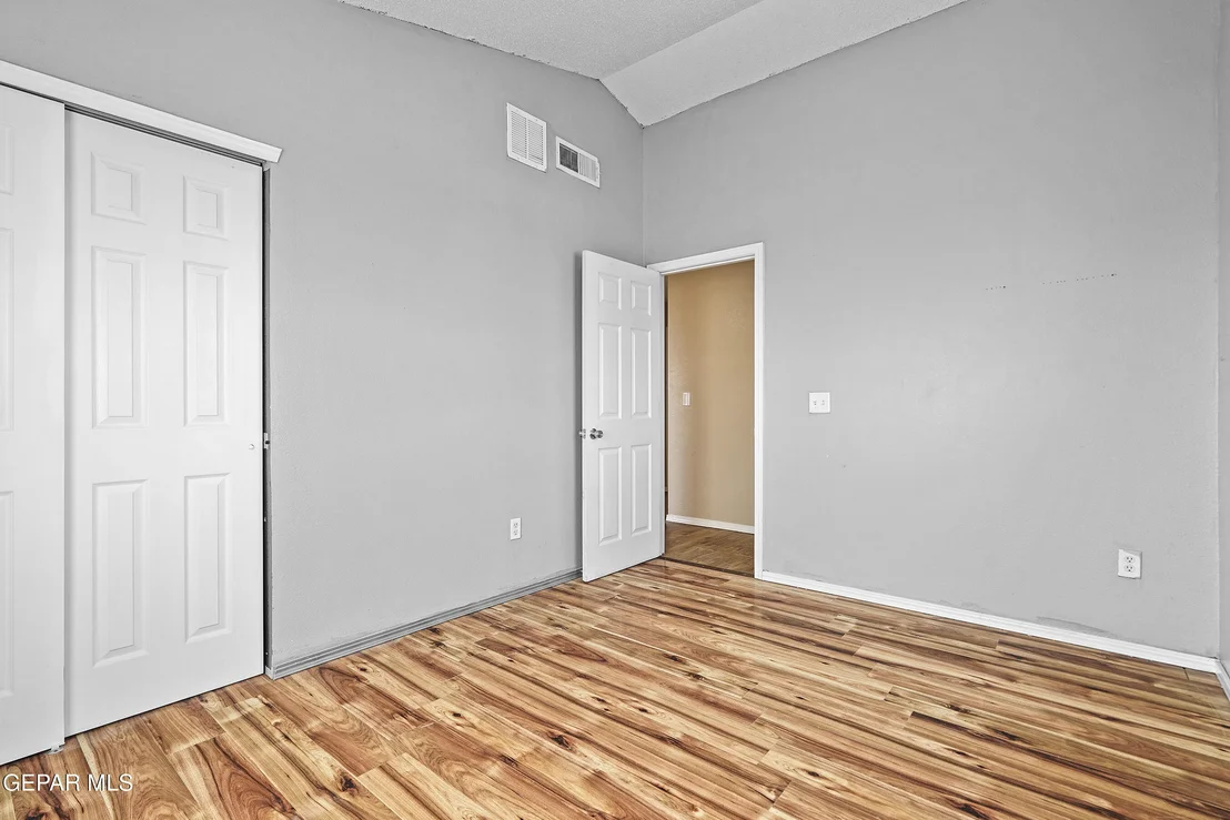 Photo of 10400 MACKENZIE ANN Place