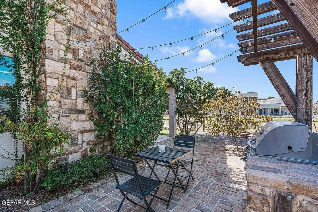 Photo of 5617 RIVER RUN Street