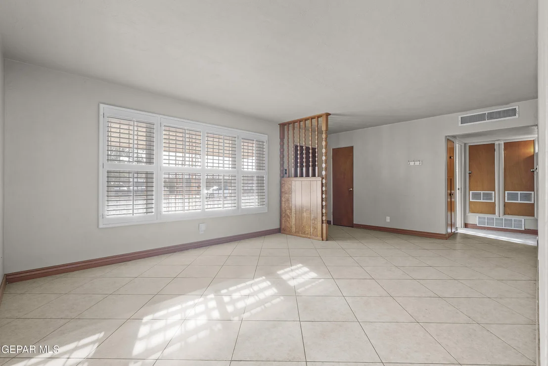 Photo of 904 Apple Lane