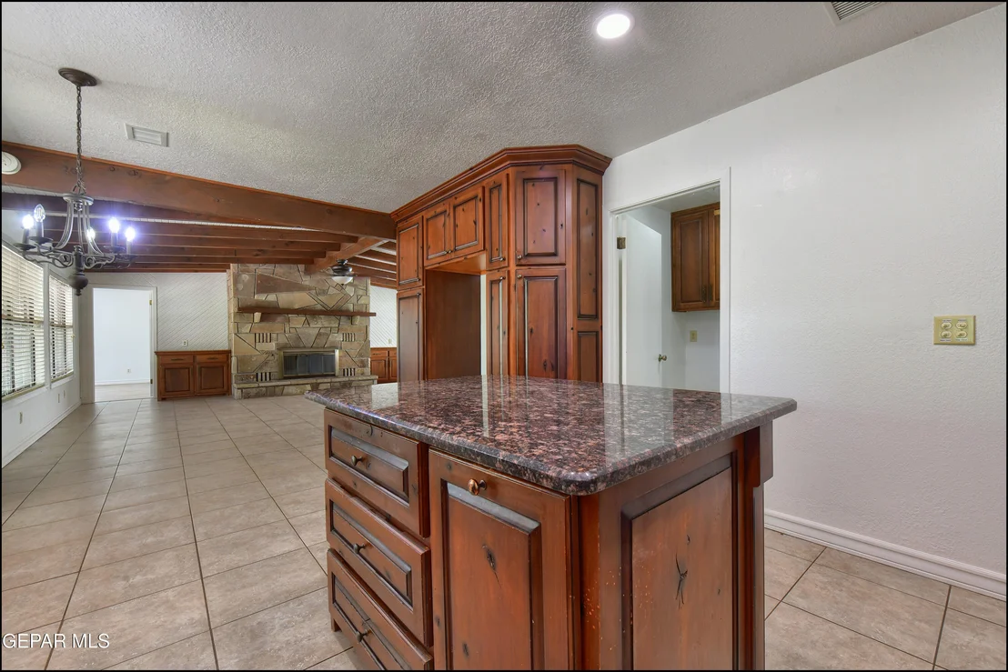 Photo of 6525 UPPER VALLEY Road
