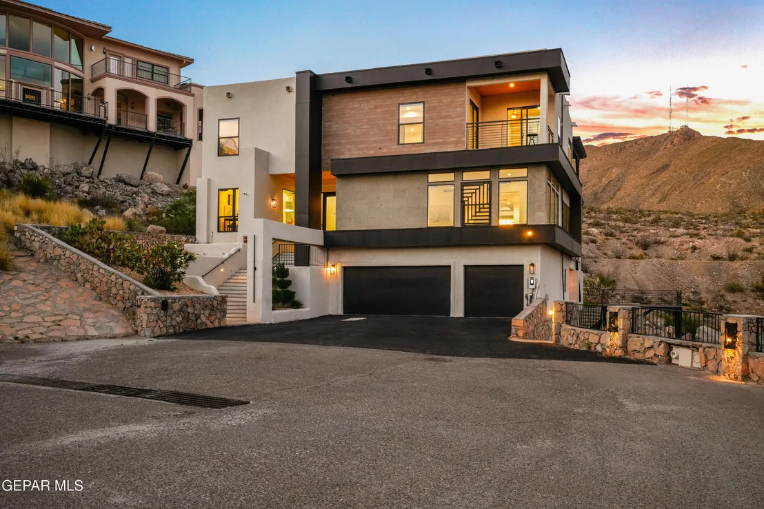 Photo of 10 BRONZE CREST Lane