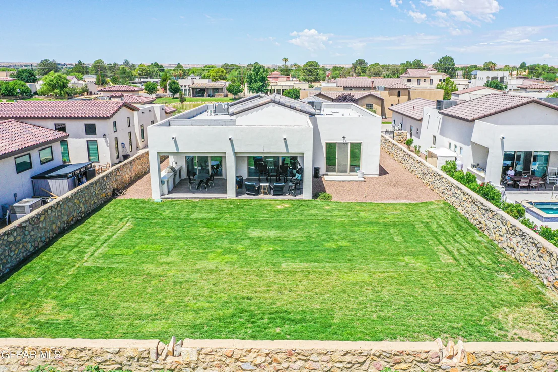 Photo of 5620 RIVER RUN Street