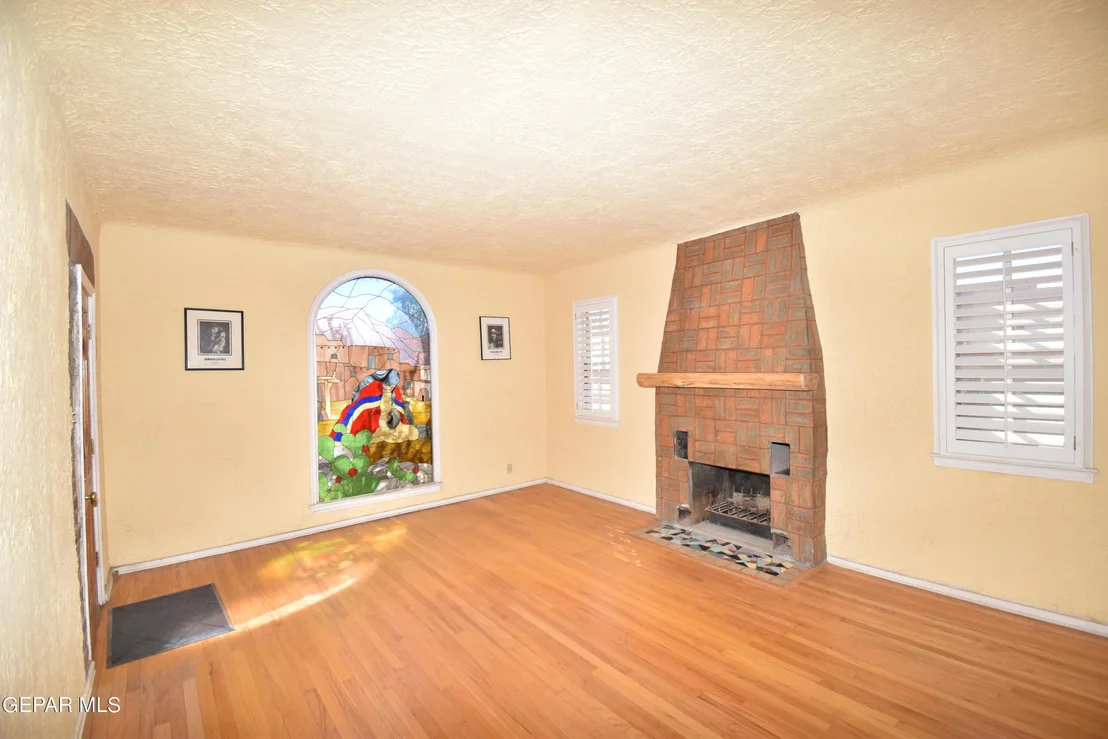 Photo of 515 GREGORY Avenue