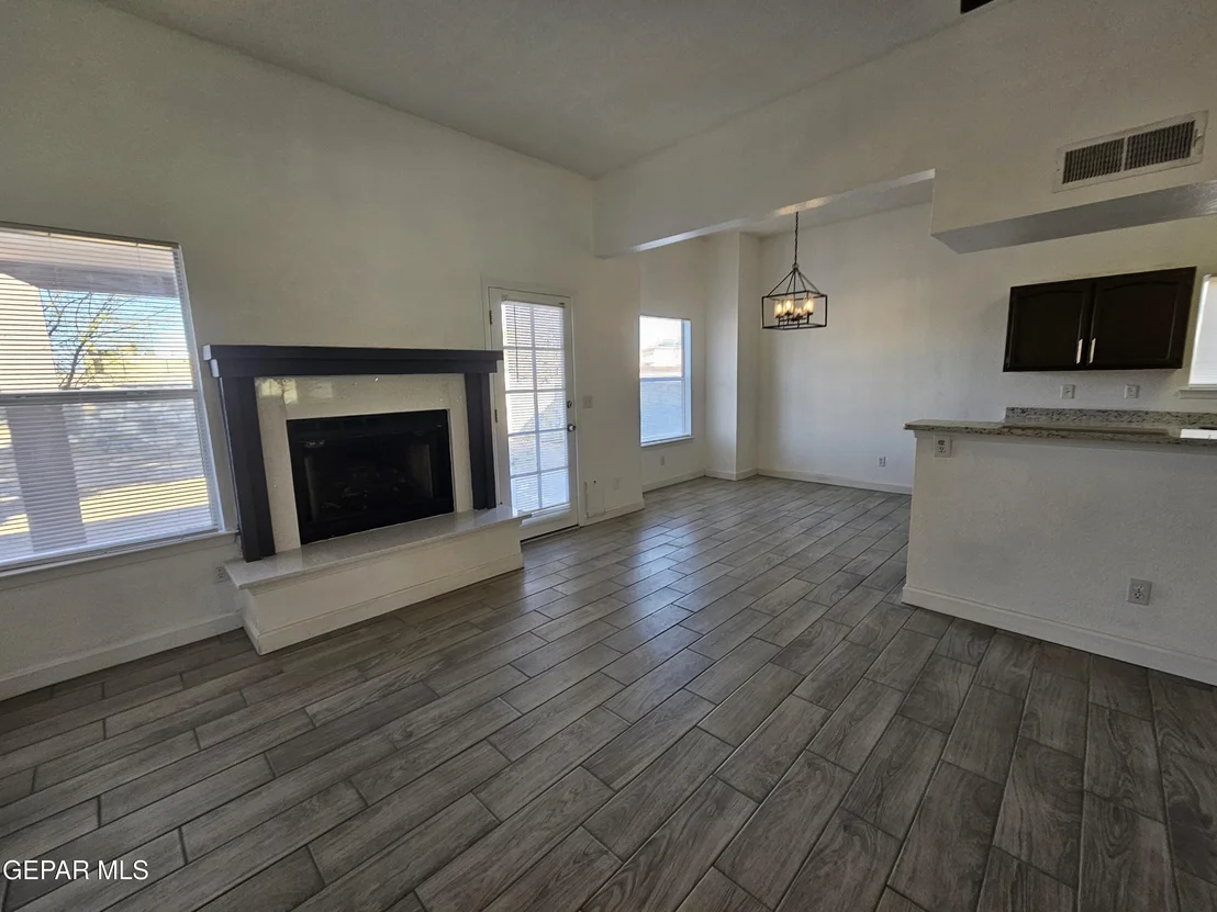 Photo of 2155 SUN MANOR Drive