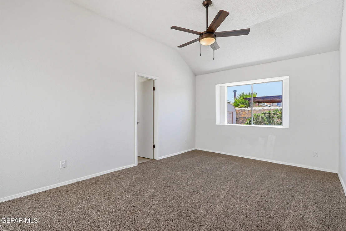 Photo of 628 WOODCREST Lane