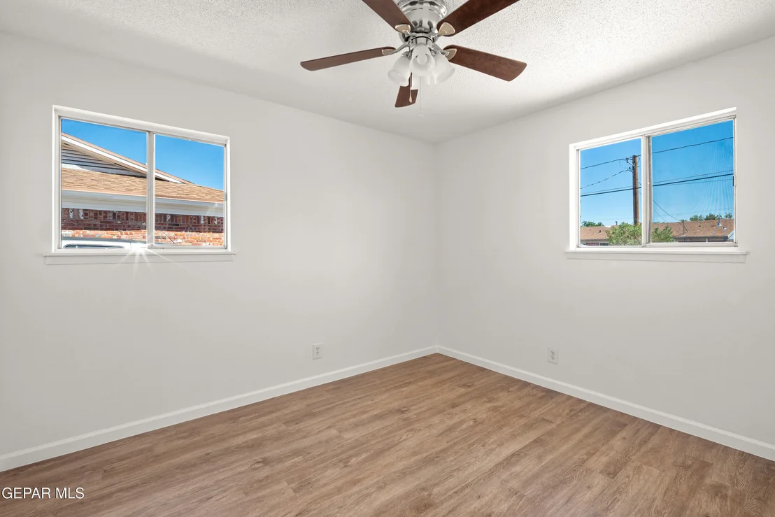 Photo of 5128 DEBEERS Drive