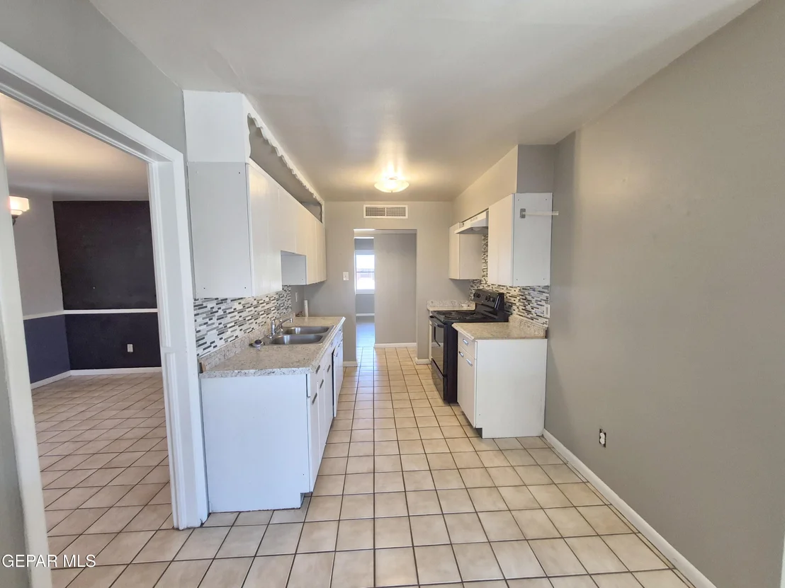 Photo of 417 Balboa Road
